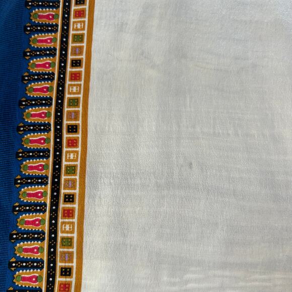 Vintage Singapore Airlines 100% Silk Scarf – Blue & Cream Square 29.5” - Picture 6 of 7